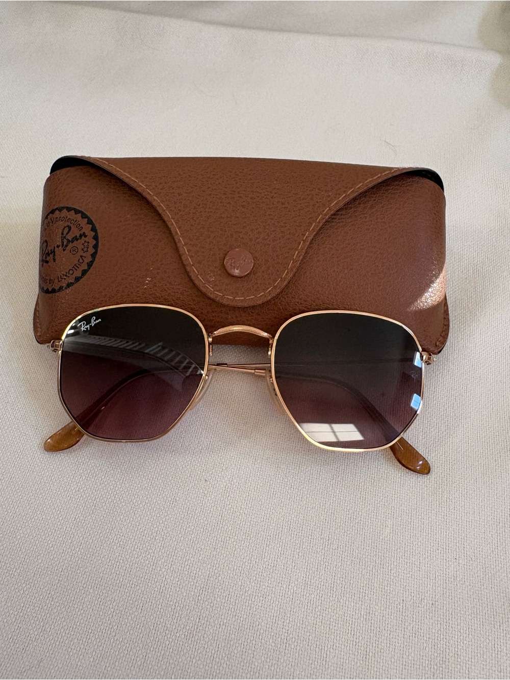 Ray-Ban Women’s Gold Frame Sunglasses with Brown Gradient Lenses and Brown Case